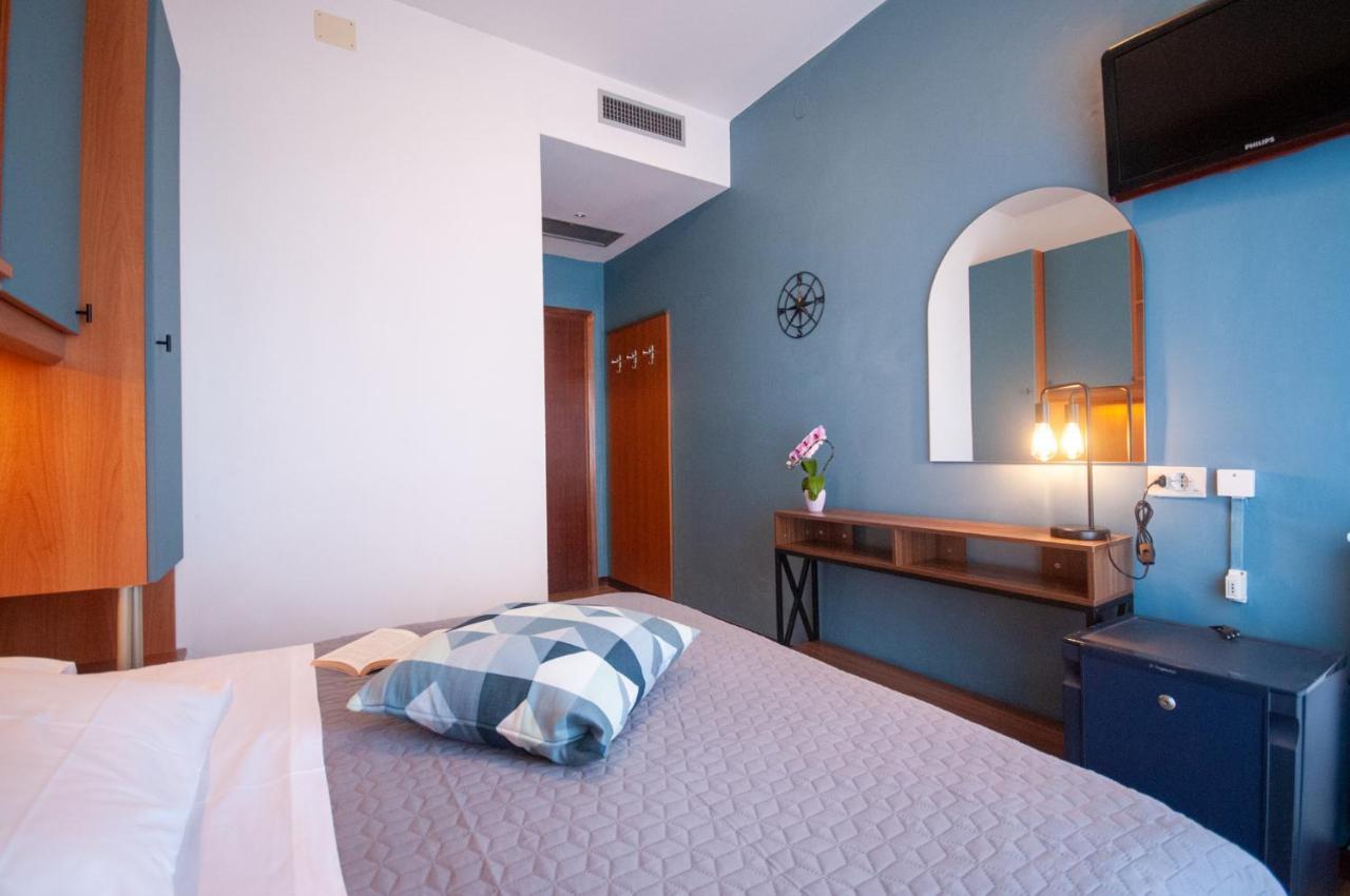 Hotel Crystal Caorle Exterior photo