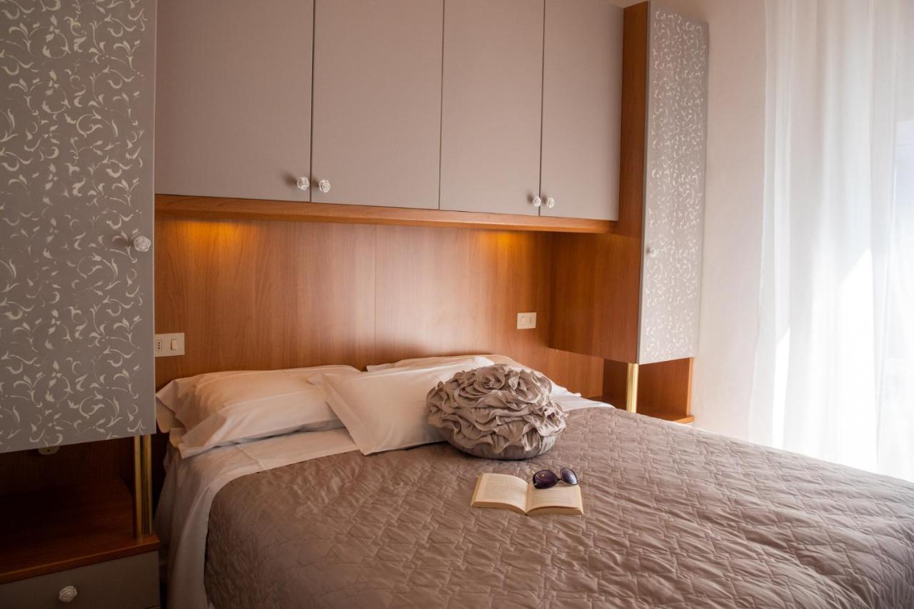 Hotel Crystal Caorle Exterior photo