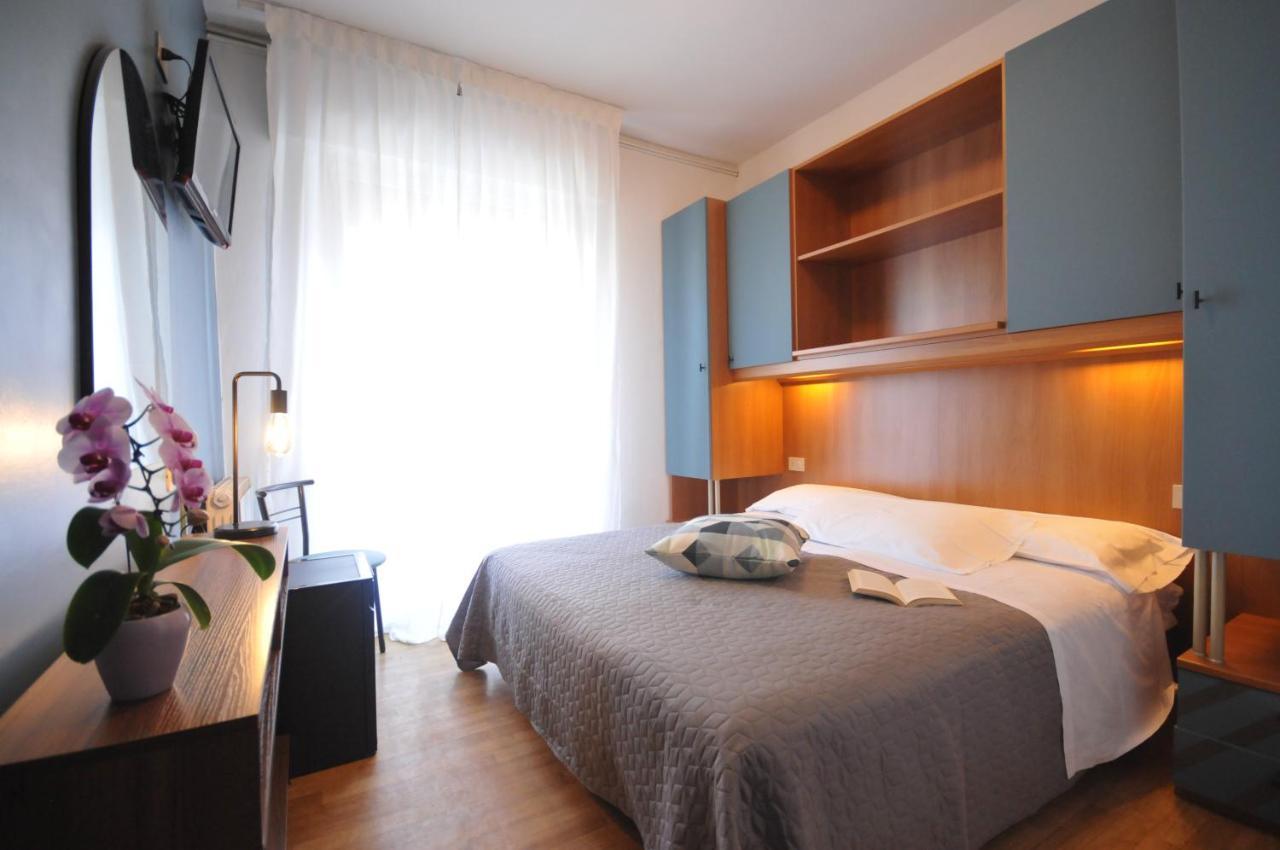 Hotel Crystal Caorle Exterior photo