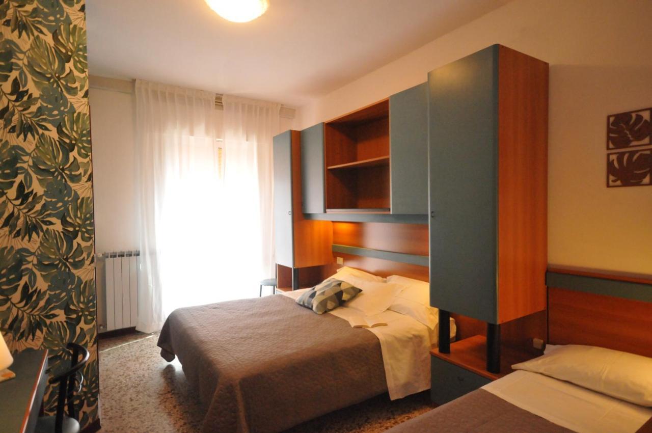 Hotel Crystal Caorle Exterior photo