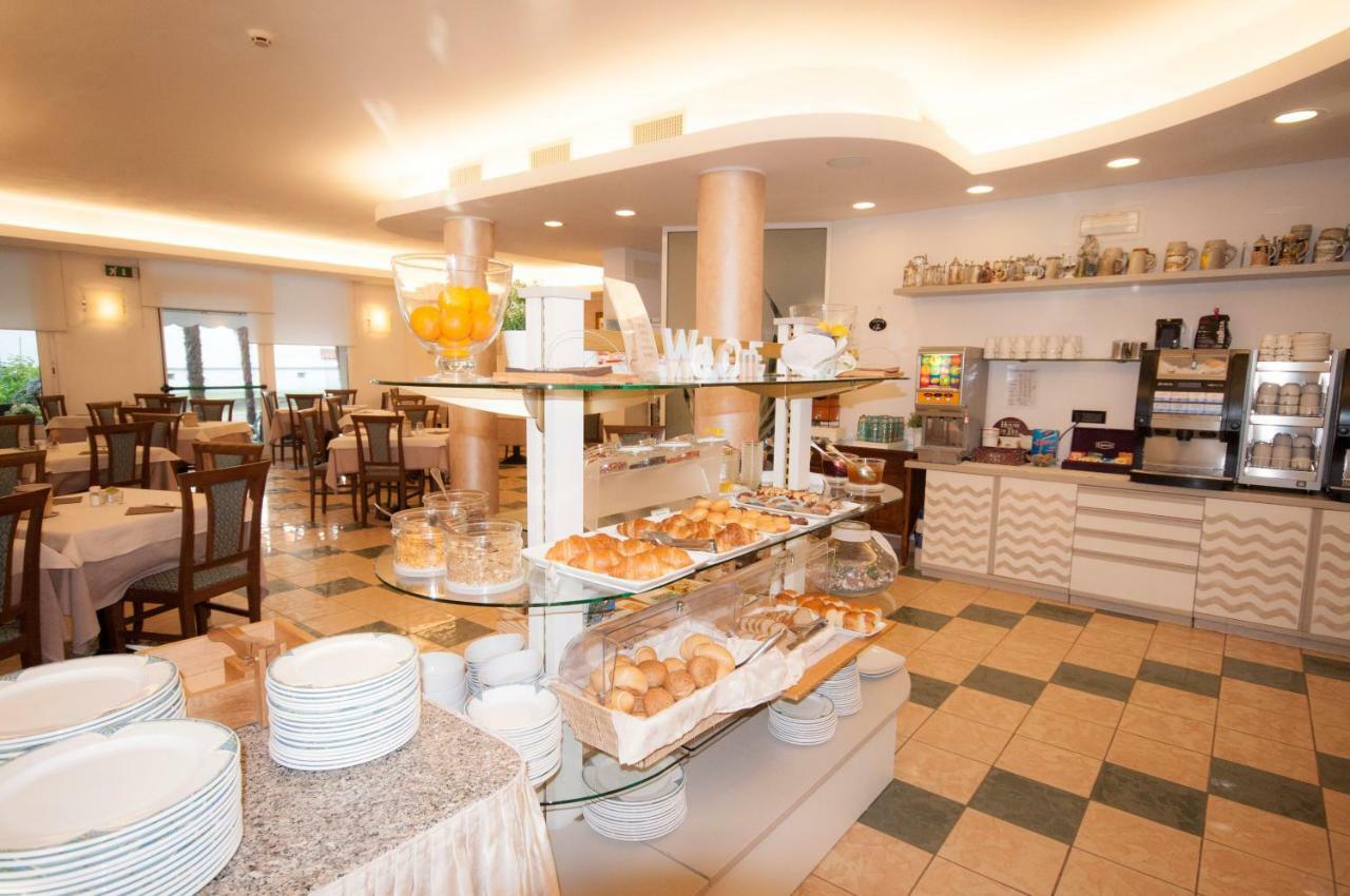 Hotel Crystal Caorle Exterior photo